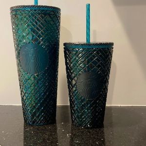 Green Starbucks tumbler holiday limited edition